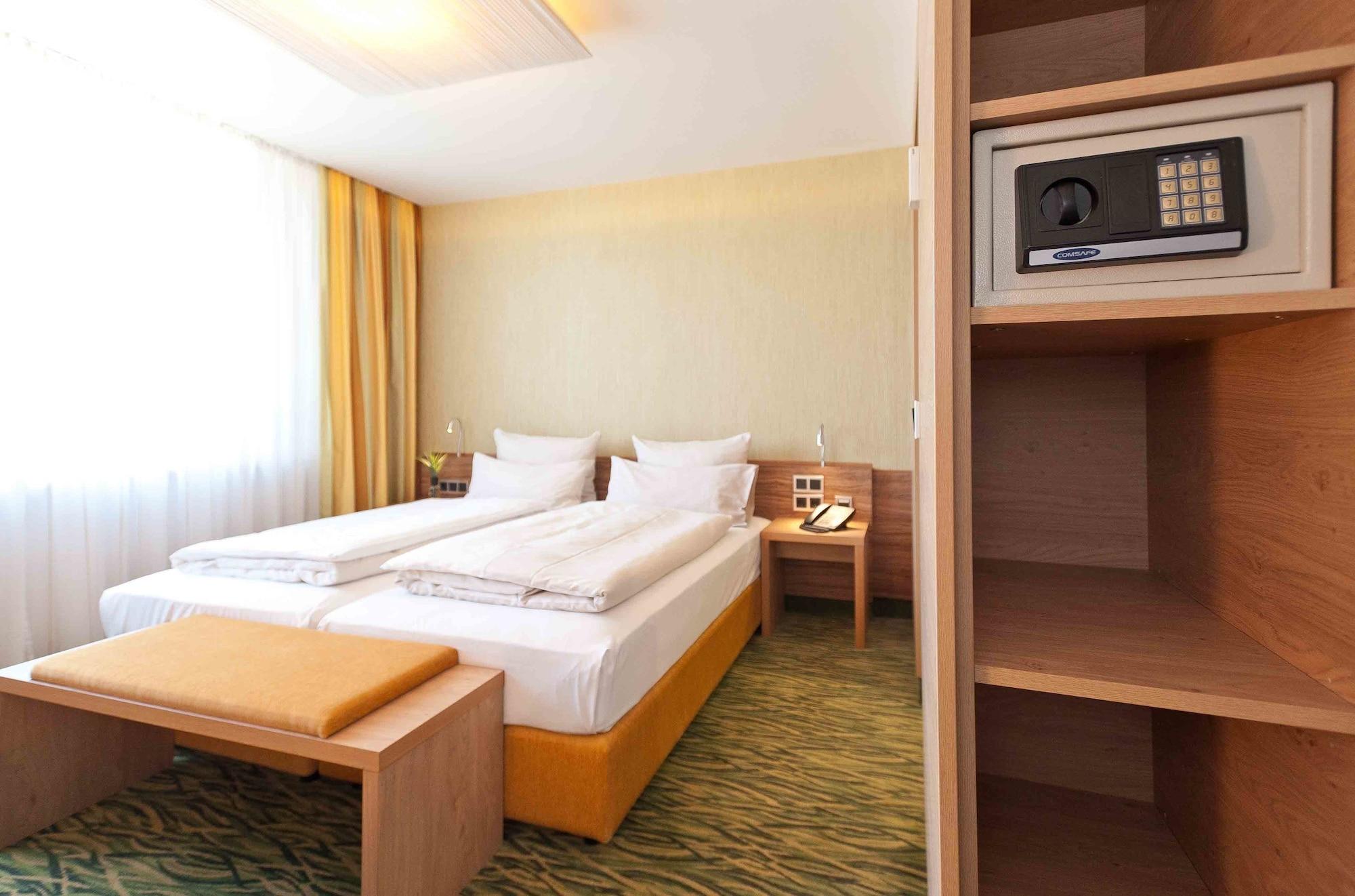 Hotel Bildungsblick Kirchseeon エクステリア 写真