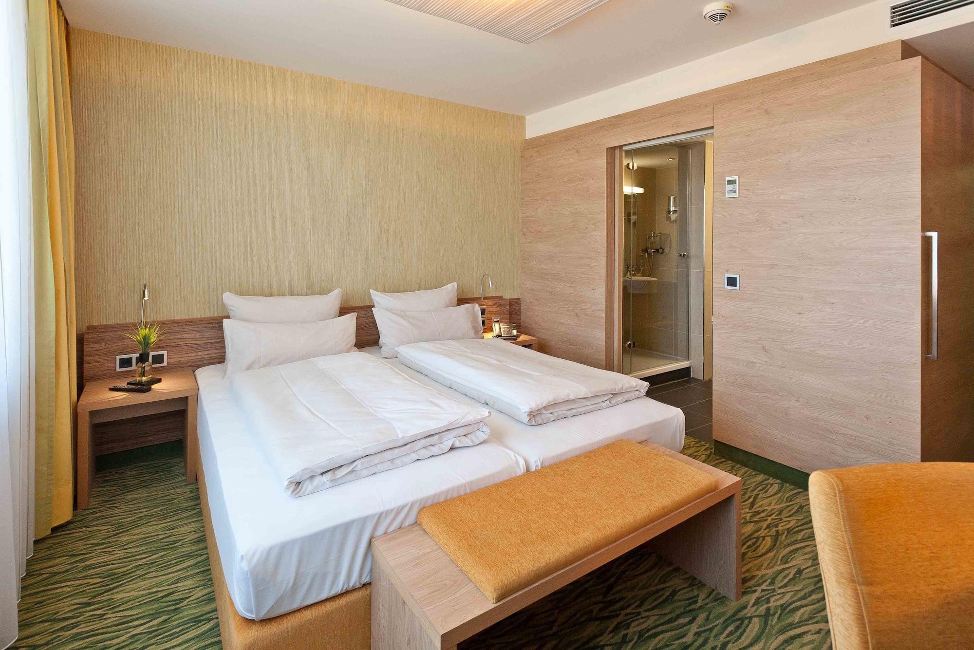 Hotel Bildungsblick Kirchseeon エクステリア 写真