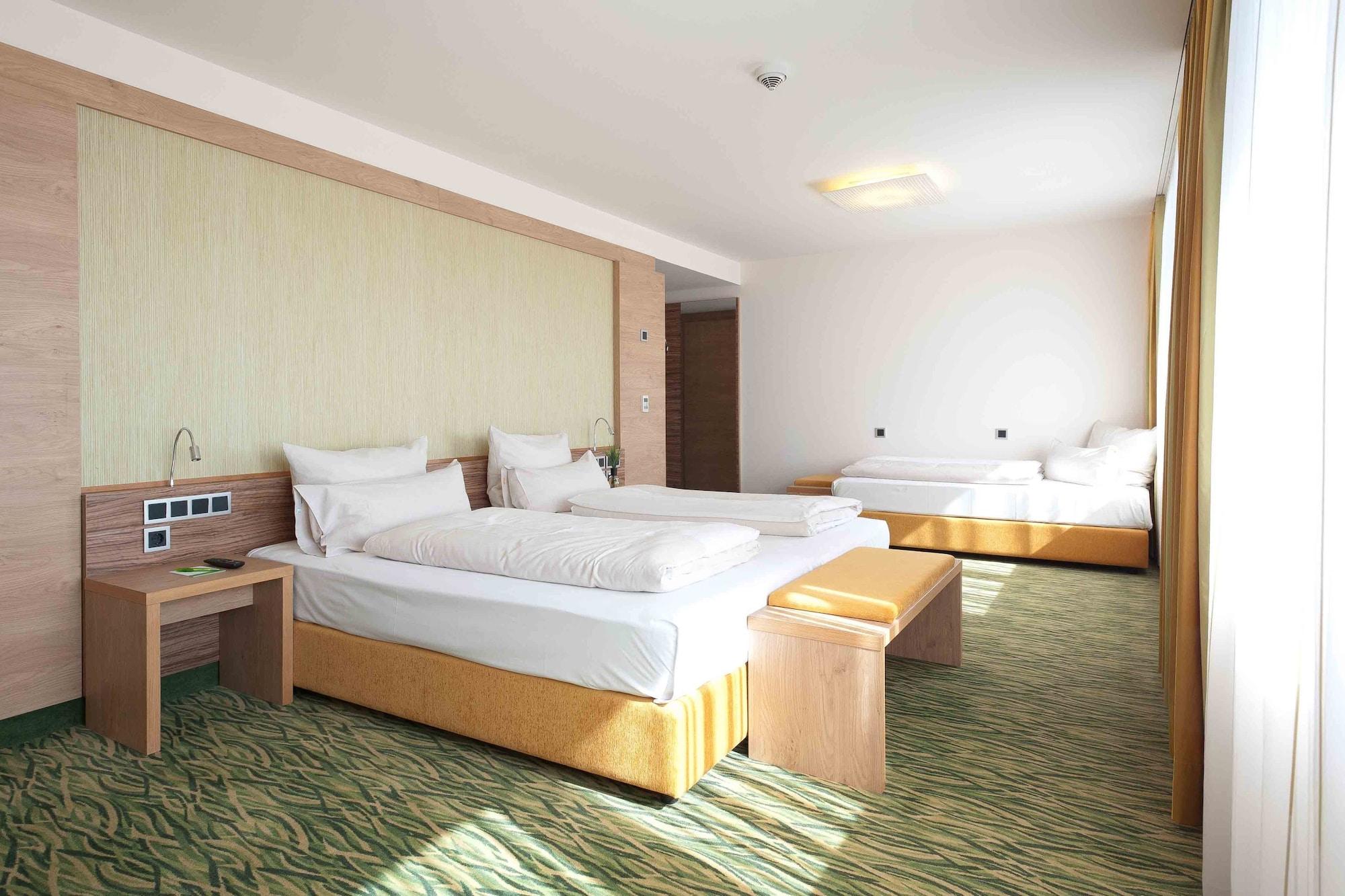 Hotel Bildungsblick Kirchseeon エクステリア 写真
