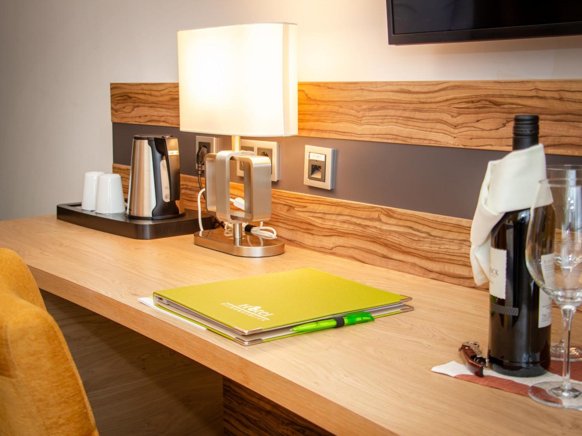 Hotel Bildungsblick Kirchseeon エクステリア 写真