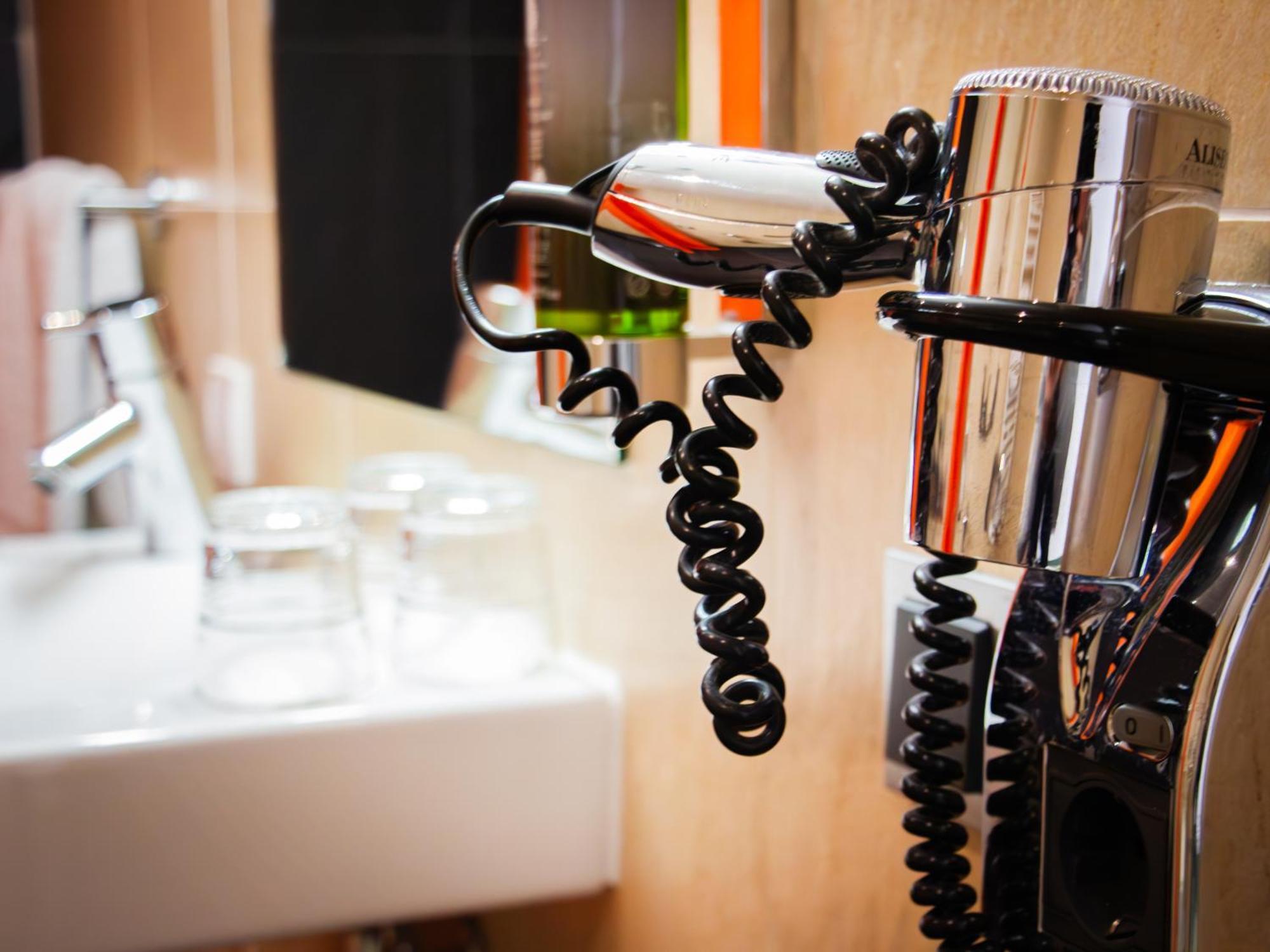 Hotel Bildungsblick Kirchseeon エクステリア 写真