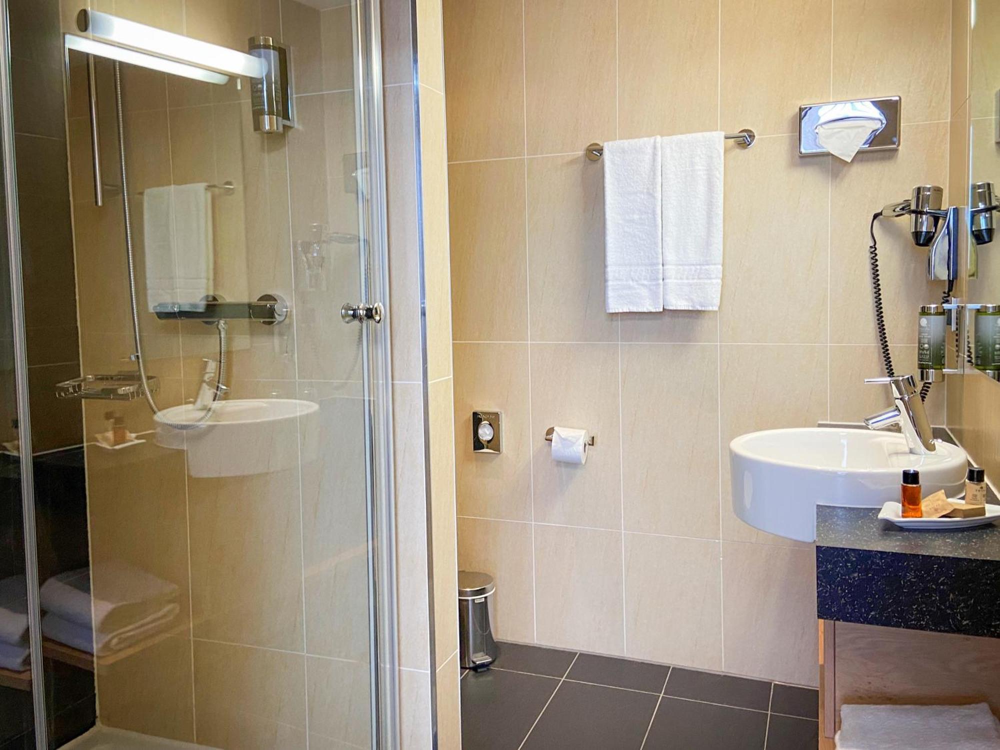 Hotel Bildungsblick Kirchseeon エクステリア 写真