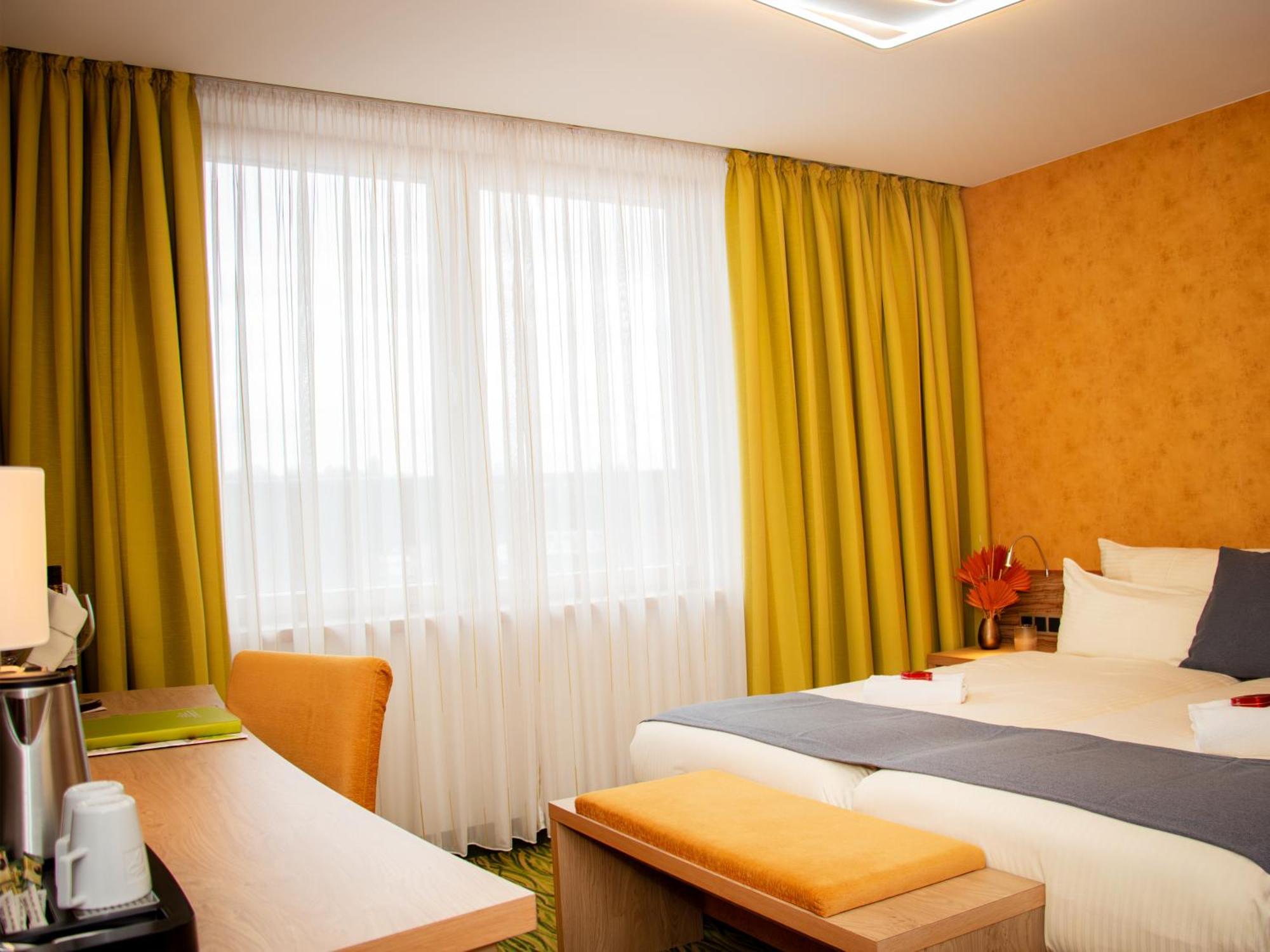 Hotel Bildungsblick Kirchseeon エクステリア 写真