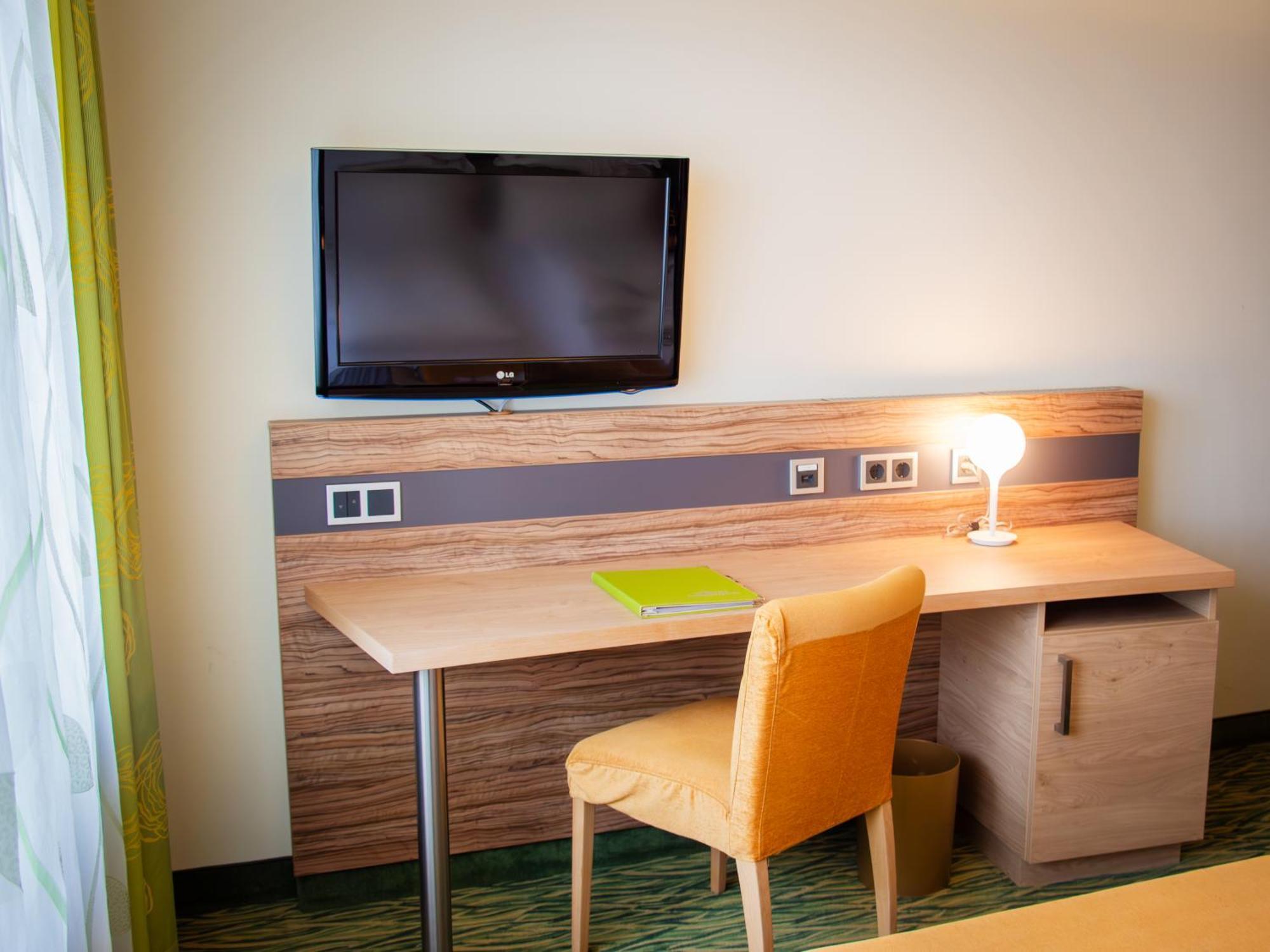 Hotel Bildungsblick Kirchseeon エクステリア 写真