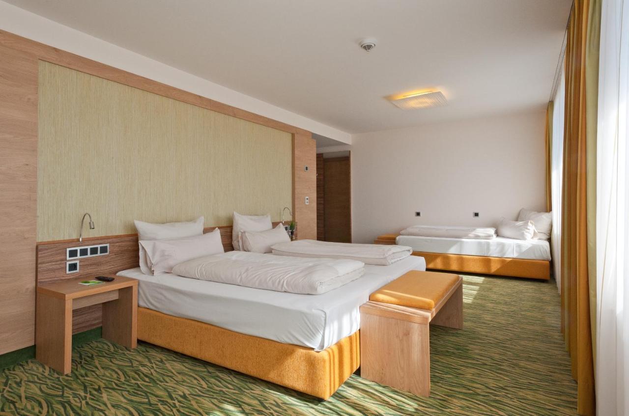 Hotel Bildungsblick Kirchseeon エクステリア 写真